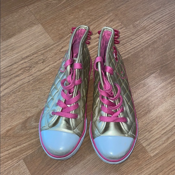 Hello Kitty quilted high-top sneakers in gold with pink laces. Size 3 - Picture 5 of 11
